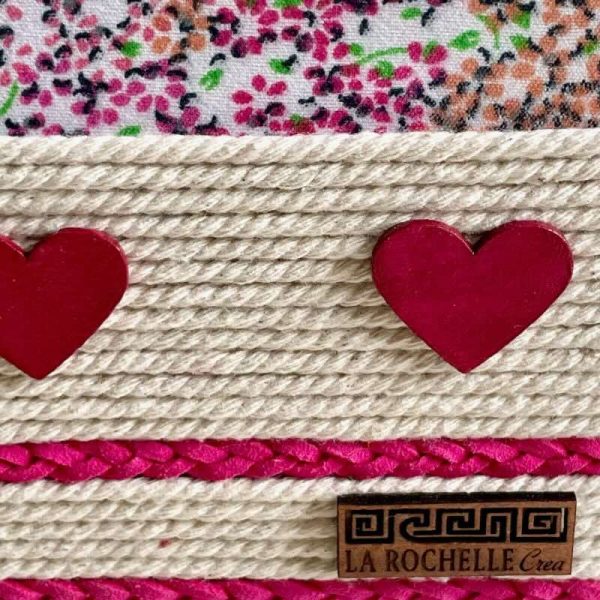 Caja decorativa Lía con detalles color rosa