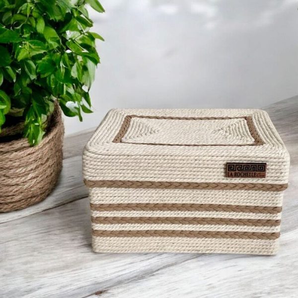 Caja decorativa Sael, acabado en cuerda en tonos naturales con interior revestido en tejido liso color turquesa, diseño artesanal
