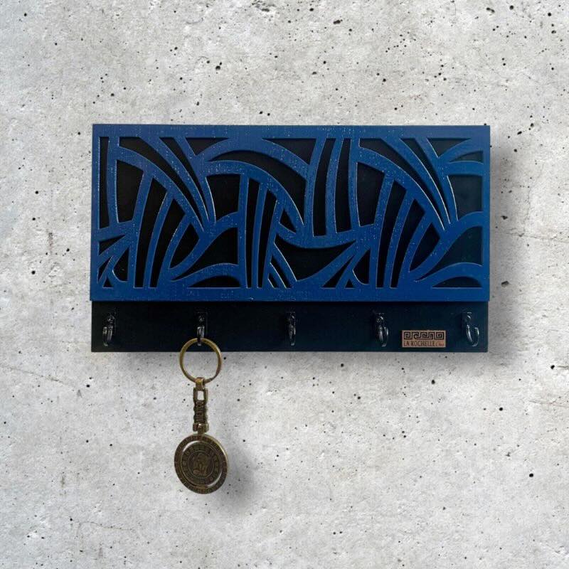 Porta llaves de pared hecho a manoPulso de Casa en madera en negro y azul