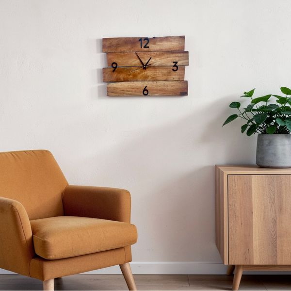 Reloj de pared hecho a mano en madera maciza