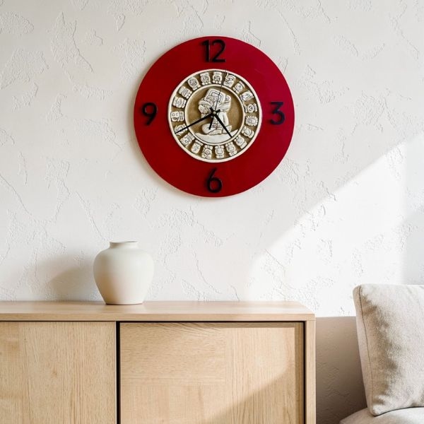 Reloj de pared artesanal Solaria, resina epóxica color rojo con disco maya integrado