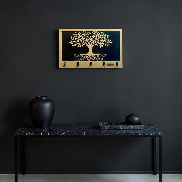 Porta llaves de pared artesanal mexicano Esencia, Árbol de la Vida dorado sobre negro.