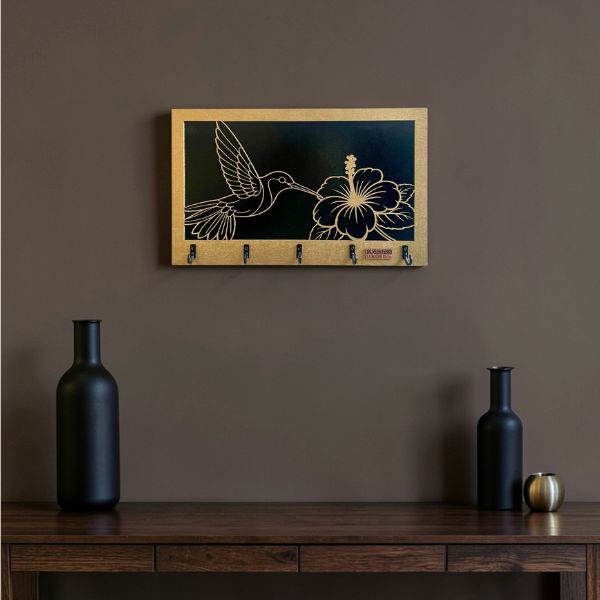 Portallaves de pared artesanal en madera con diseño de colibrí y flor de hibisco, decoración moderna y elegante para entrada